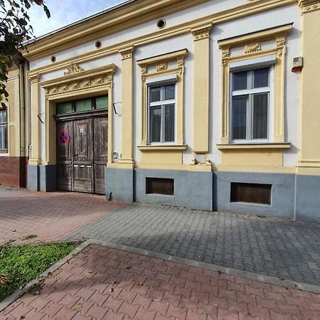 Belvarosi Exkluziv Loft ديبريتْسين المظهر الخارجي الصورة